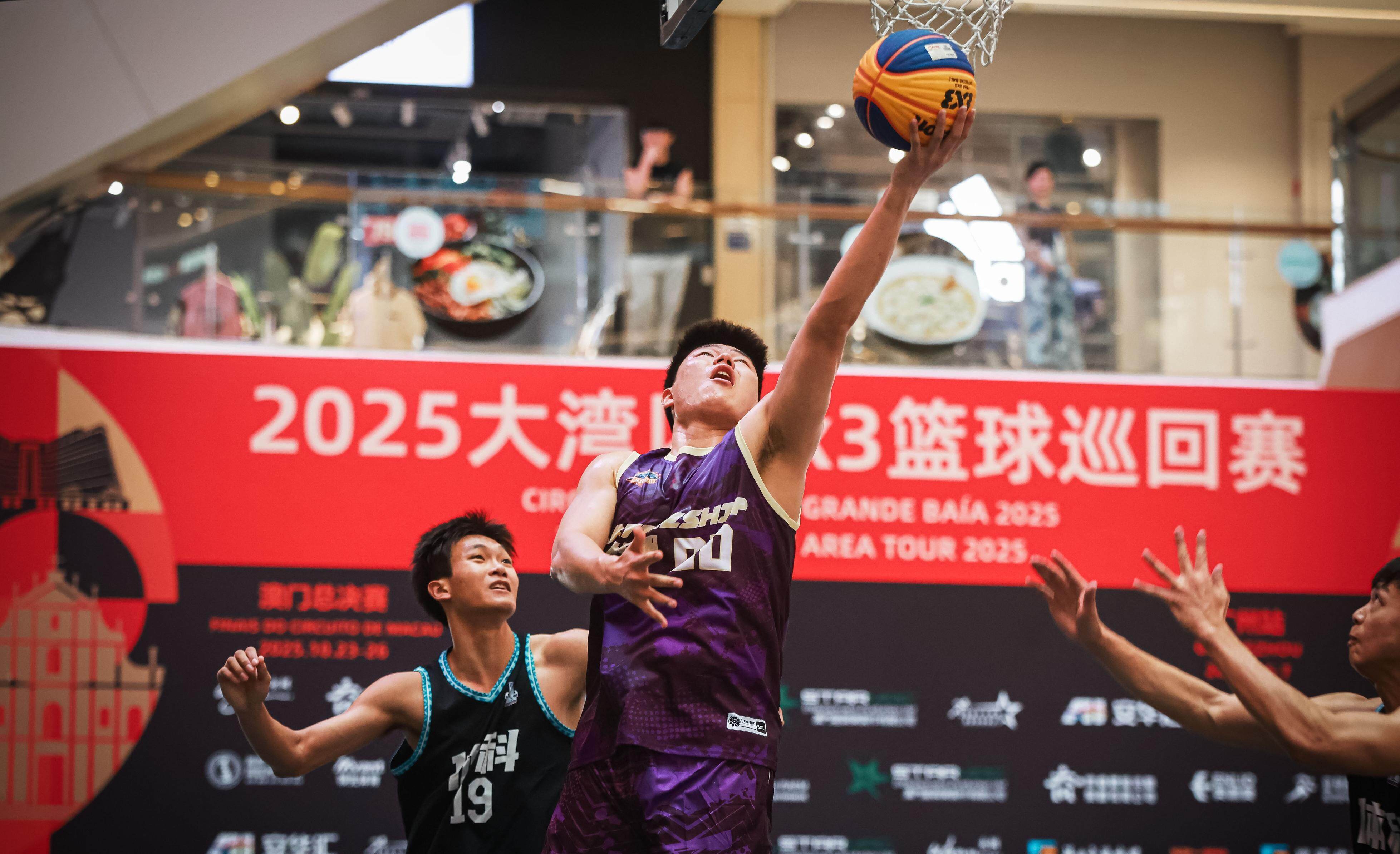 2025大湾区3×3篮球巡回赛广州站赛事结束<strong></p>
<p>一桶原油多重</strong>，超级战舰队等前三名晋级澳门总决赛