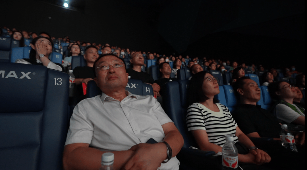 王亚平带<strong></p>
<p>北海布伦特原油</strong>你解锁《窗外是蓝星》里的“山东特产”