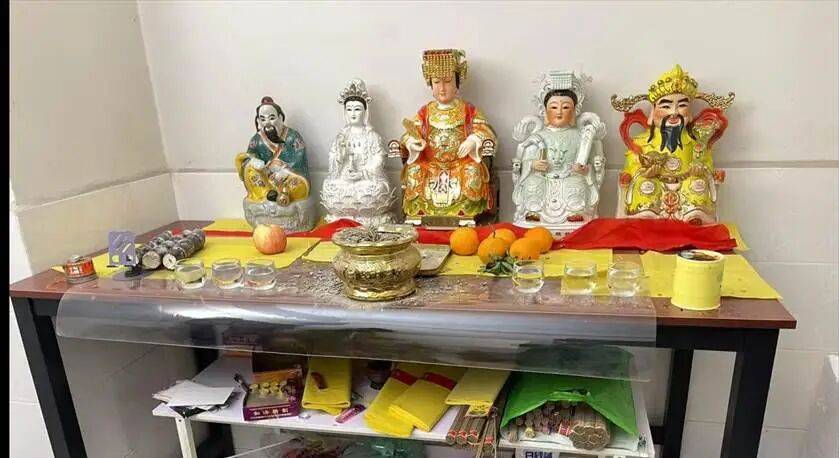 男子自称“玉皇大帝”<strong></p>
<p>北海布伦特原油</strong>，奸淫妇女10人，敛财超500万元