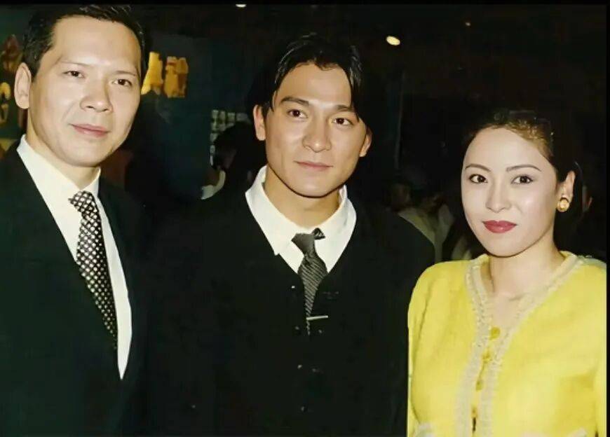 向太称曾借给刘德华4000万：没有打欠条<strong></p>
<p>黄金</strong>，刘德华需要支付债务，那时候的他给不出那么多钱