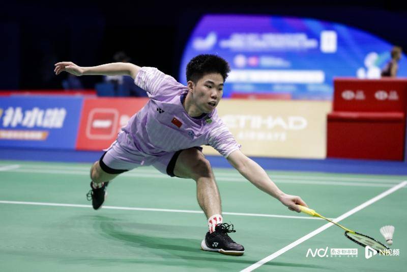 中国羽毛球大师赛于深圳开拍<strong></p>
<p>黄金</strong>，国羽首日7战4胜