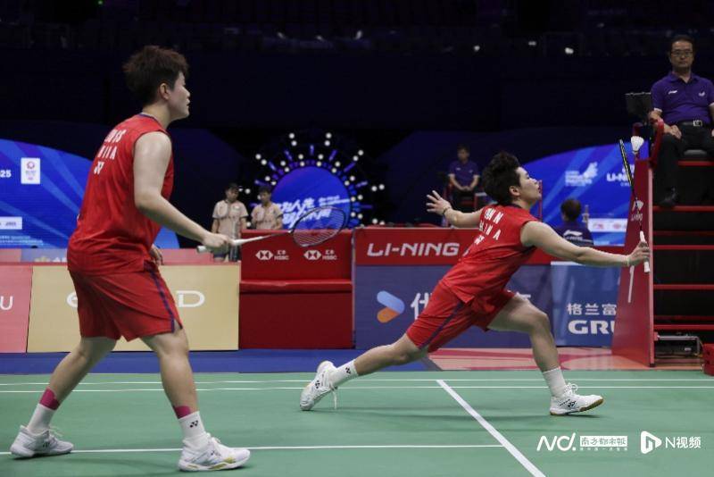 中国羽毛球大师赛于深圳开拍<strong></p>
<p>黄金</strong>，国羽首日7战4胜