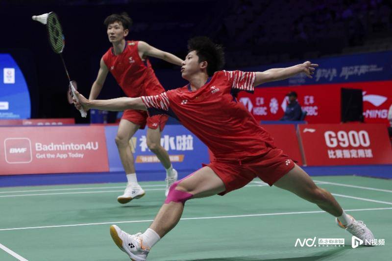 中国羽毛球大师赛于深圳开拍<strong></p>
<p>黄金</strong>，国羽首日7战4胜