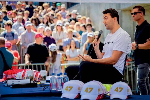 22岁顶级学霸<strong></p>
<p>黄金</strong>，枪杀31岁“政坛顶流”