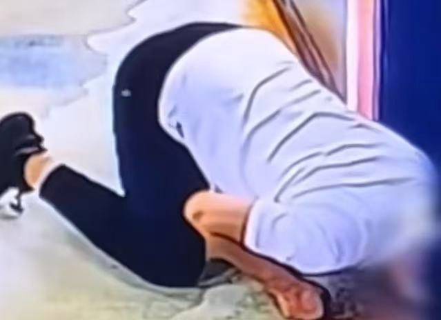 太原39岁无业男子在酒店趴地偷窥，被发现后逃跑！拘留十日