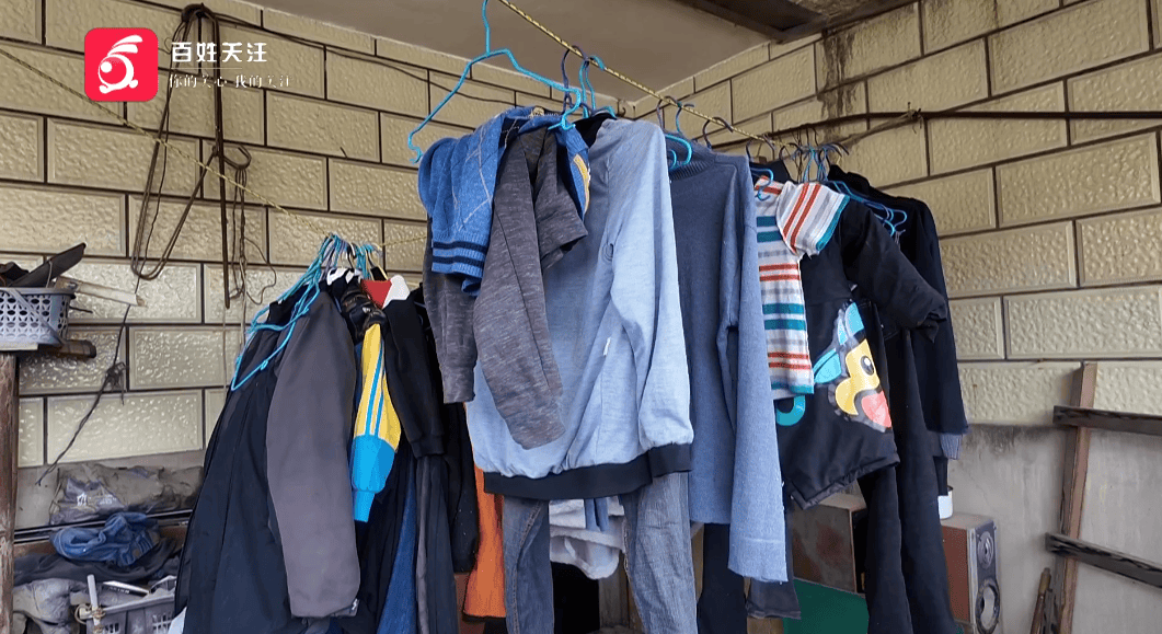 心酸！12岁男孩“独居”贵阳一安置房内<strong></p>
<p>原油最新新闻</strong>，父亲回应：迫于无奈，因为……