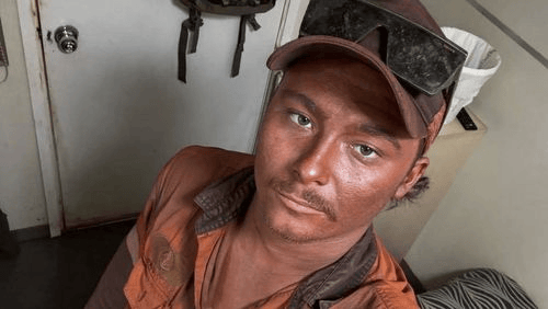 23岁澳大利亚1米78男子淹死在印尼1米5深泳池<strong></p>
<p>原油任务</strong>，遗体送回国心脏丢失，出现多处割伤和瘀痕