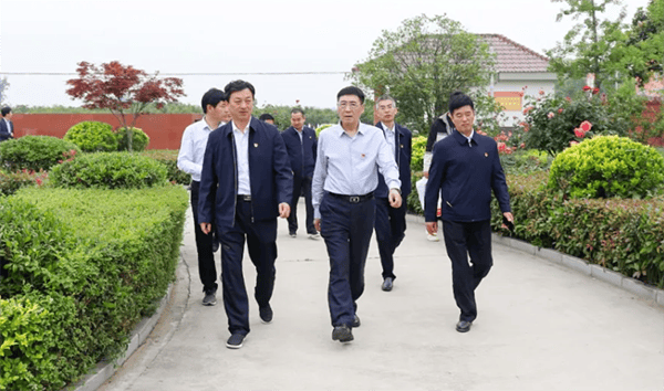 鹤壁市委常委、常务副市长林鸿嘉落马<strong></p>
<p>原油任务</strong>，一个月前被罢免