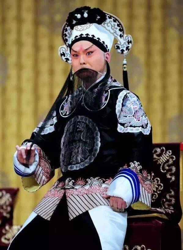 痛别<strong></p>
<p>凤凰卫视资讯台节目表</strong>！著名演员昨晚去世！4岁入行、刻苦一生