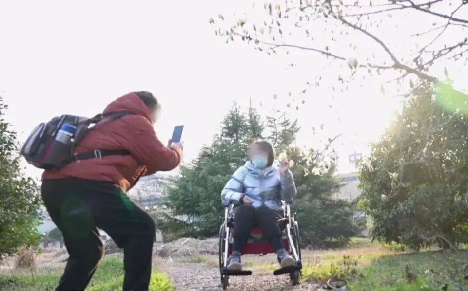 28岁妻子突发罕见病全身瘫痪<strong></p>
<p>中国投资资讯网007</strong>，丈夫哄骗卖婚房携款失踪，检方强势介入