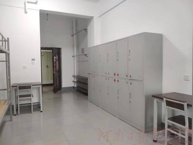 从8人间到夫妻房<strong></p>
<p>豆粕资讯信息</strong>，郑州富士康员工幸福安居“进行时”