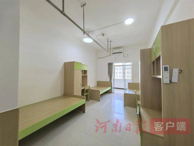 从8人间到夫妻房<strong></p>
<p>豆粕资讯信息</strong>，郑州富士康员工幸福安居“进行时”