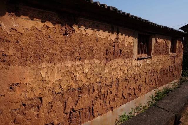 没人住的房子<strong></p>
<p>香港赛冯资讯</strong>，为什么会“老”得特别快？