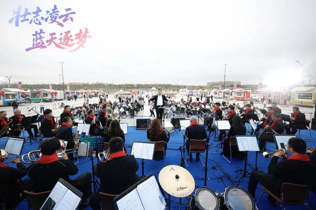 DNA彻底动了！全场跟唱<strong></p>
<p>香港赛冯资讯</strong>，这氛围太顶了！