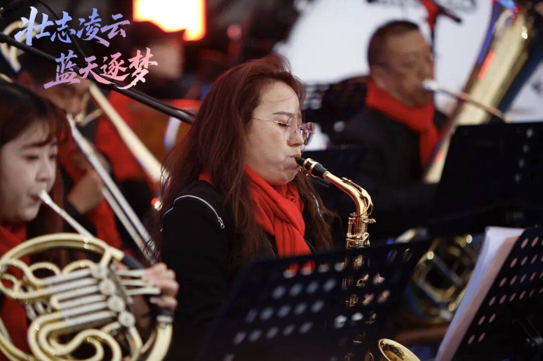 DNA彻底动了！全场跟唱<strong></p>
<p>香港赛冯资讯</strong>，这氛围太顶了！