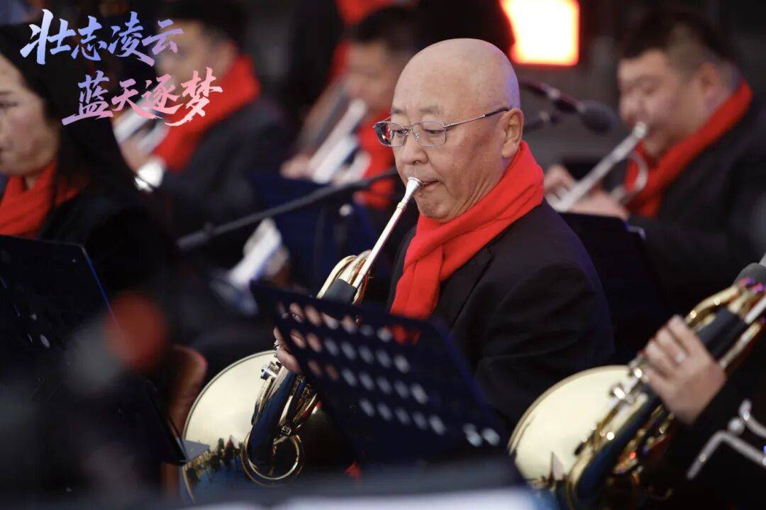 DNA彻底动了！全场跟唱<strong></p>
<p>香港赛冯资讯</strong>，这氛围太顶了！