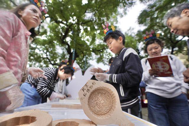 北京民俗博物馆举办中秋游园会