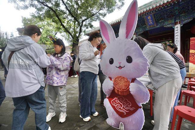 北京民俗博物馆举办中秋游园会