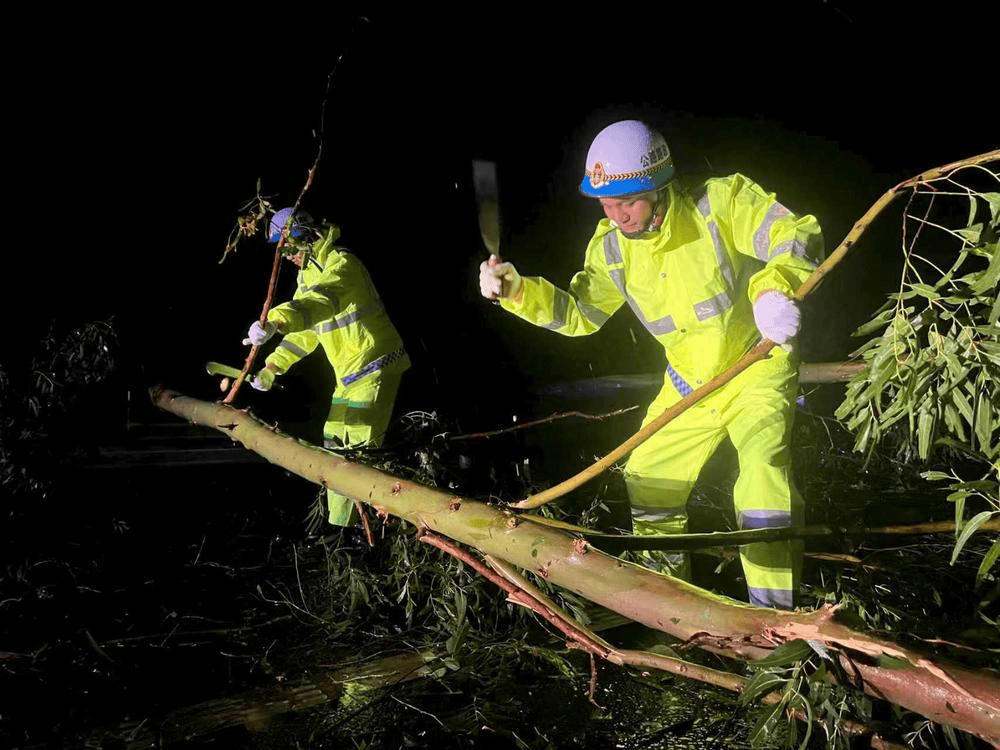 全力抢通中秋团圆路，粤西14条受台风影响高速解封