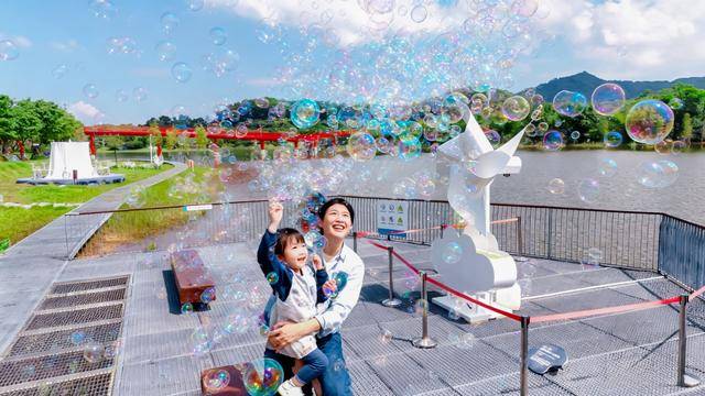 突破200万人次<strong></p>
<p>海南港澳资讯产业</strong>！深圳科技馆成大湾区文旅新顶流