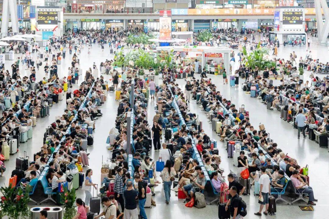 神预判<strong></p>
<p>海南港澳资讯产业</strong>！第一波返程的“聪明人”在高速上精准相遇