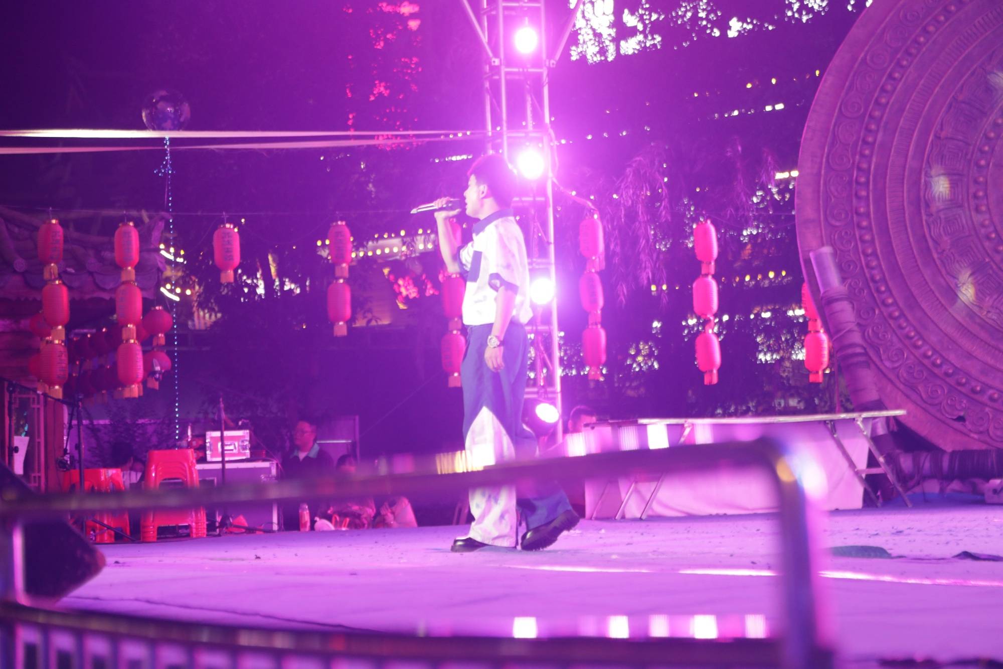 月映火塘 悦唱荔波<strong></p>
<p>海南港澳资讯产业</strong>！这场中秋音乐晚会点燃团圆夜