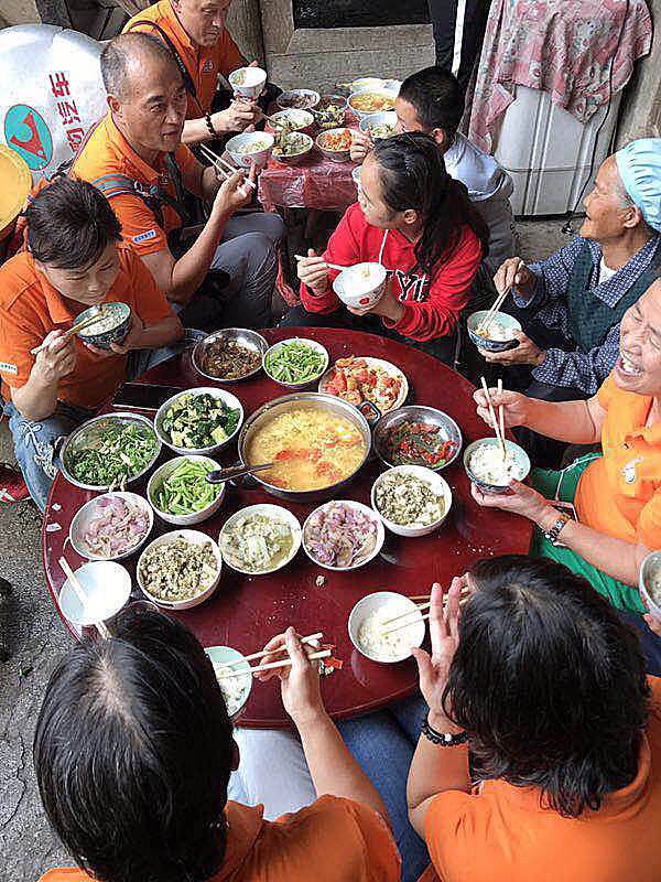 那个让老师骄傲的“调皮”班级！30年同学聚会<strong></p>
<p>江苏公务员考试资讯网</strong>，还伴有一封来自贵州的感谢信