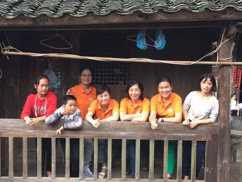 那个让老师骄傲的“调皮”班级！30年同学聚会<strong></p>
<p>江苏公务员考试资讯网</strong>，还伴有一封来自贵州的感谢信