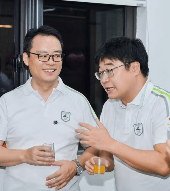 那个让老师骄傲的“调皮”班级！30年同学聚会<strong></p>
<p>江苏公务员考试资讯网</strong>，还伴有一封来自贵州的感谢信