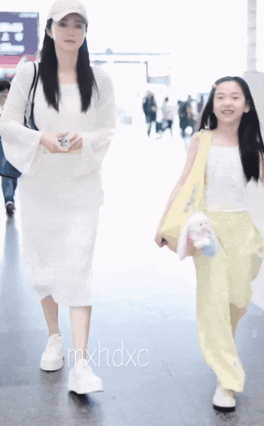 9岁小酒窝<strong></p>
<p>江苏公务员考试资讯网</strong>，大大方方成顶流