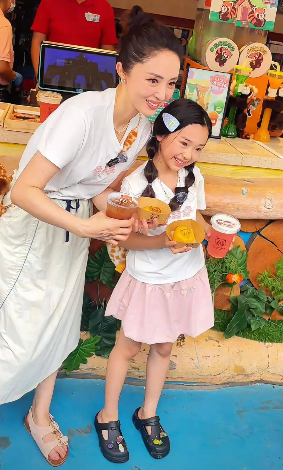 9岁小酒窝<strong></p>
<p>江苏公务员考试资讯网</strong>，大大方方成顶流