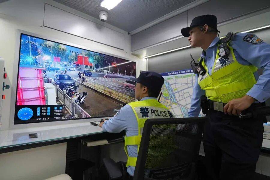 突然群发<strong></p>
<p>中国投资</strong>！大批上海市民收到警方短信！全市爆火网红已被锁定...有爸爸因孩子违规被罚款