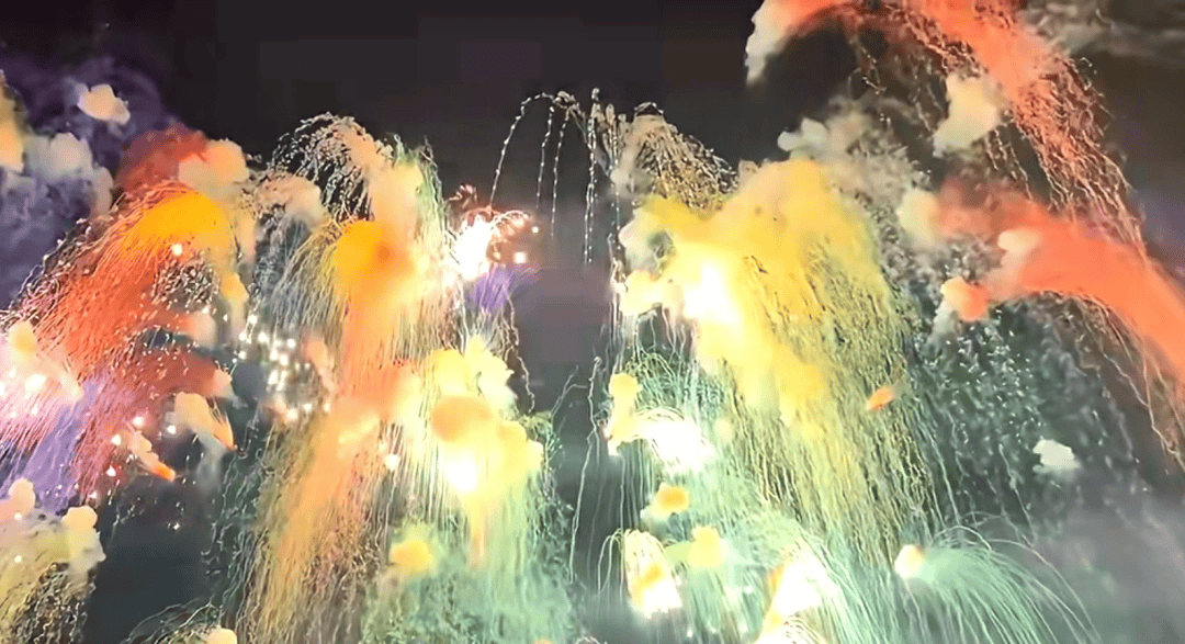 同比增长27%<strong></p>
<p>资讯网交易</strong>！双节假期天河潭景区接待游客超21万人次