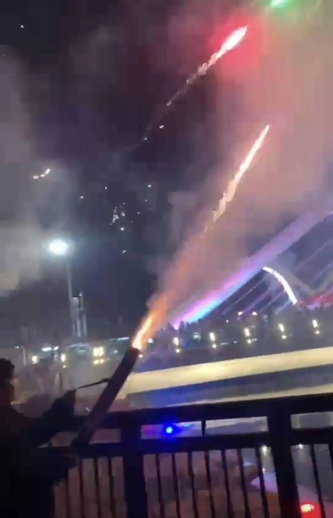 10岁男孩被烟花击中头部身亡<strong></p>
<p>世界电影之旅</strong>，14岁嫌疑人被告上法庭，最新进展→