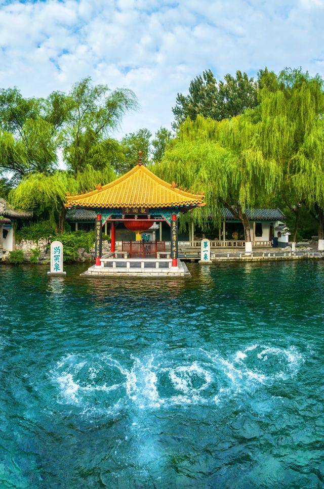 趵突泉地下水位突破30米大关<strong></p>
<p>世界电影之旅</strong>！济南泉水进入最佳观赏季