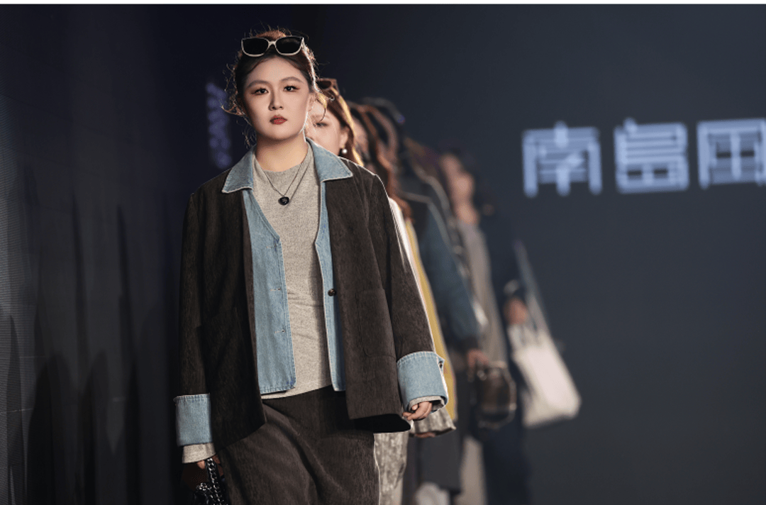 非遗惊艳、萌娃抢镜、大码模特出圈<strong></p>
<p>世界电影之旅</strong>！南京国际时尚周看点太密