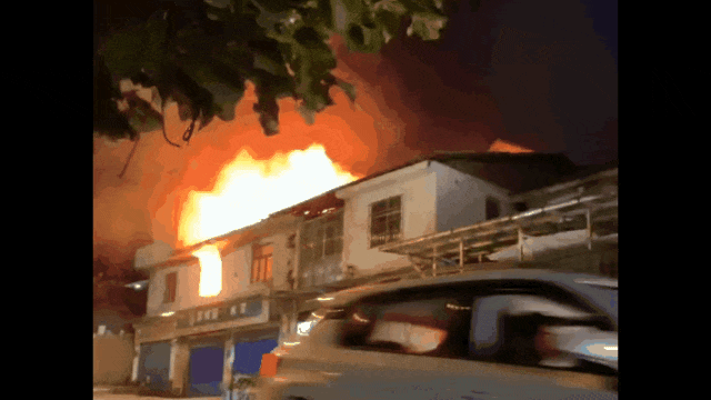 消防安全|充电时做这8件事<strong></p>
<p>资讯快车</strong>,你的手机将会“早衰”!