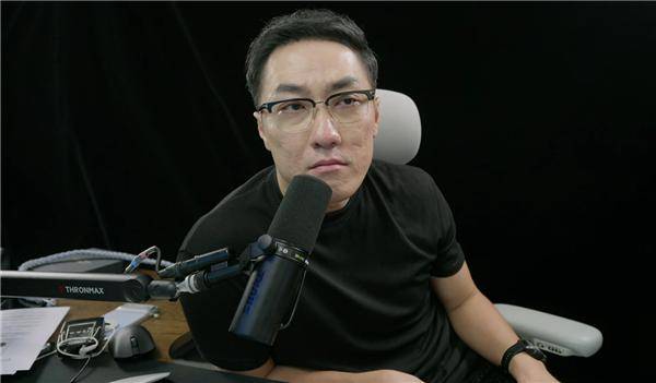 王自如曝格力高管工资7位数<strong></p>
<p>蔡徐坤</strong>，再回应“不看工资条”