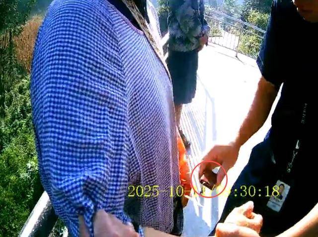 100斤玉米上秤秒变60斤？贵州一村民遭“鬼秤”骗粮！民警出手<strong></p>
<p>新闻资讯</strong>，5人被拘