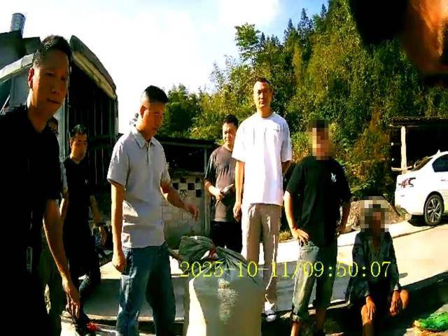 100斤玉米上秤秒变60斤？贵州一村民遭“鬼秤”骗粮！民警出手<strong></p>
<p>新闻资讯</strong>，5人被拘