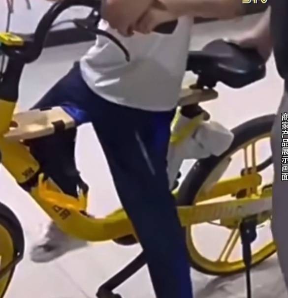 看着都疼<strong></p>
<p>新闻资讯</strong>！上海街头一男子突然求助：10岁女儿被死死卡住！这个行为太危险→