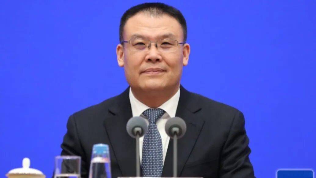 财政部副部长王东伟履新安徽省委常委<strong></p>
<p>新闻资讯</strong>，河南唐河人