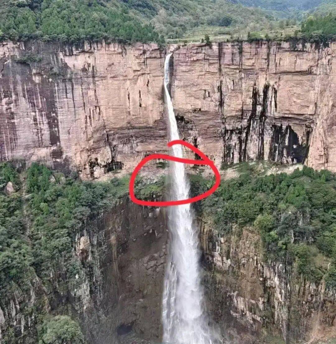 噩耗传来！王某某已确认身亡<strong></p>
<p>新闻资讯</strong>，遗体在3米深潭下被找到