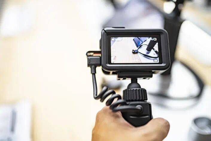 硬刚“背刺”争议<strong></p>
<p>新闻资讯</strong>，大疆为何主动降价？