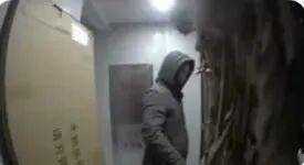 湖南一女主播被伪装的包裹炸伤<strong></p>
<p>新闻资讯</strong>，永州公安：正在核实具体情况