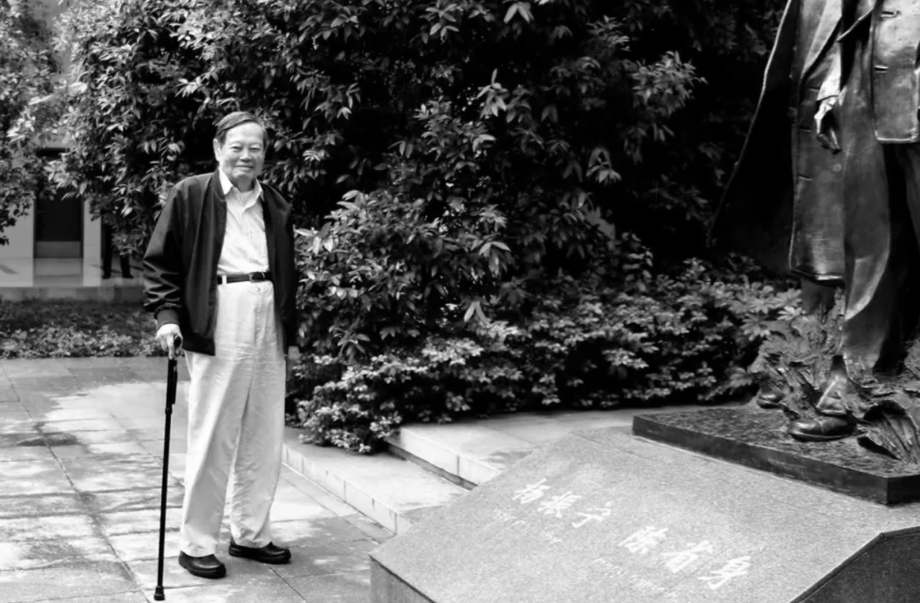 杨振宁为什么连续32年担任东莞理工学院名誉校长<strong></p>
<p>张店卓创资讯怎么样</strong>？