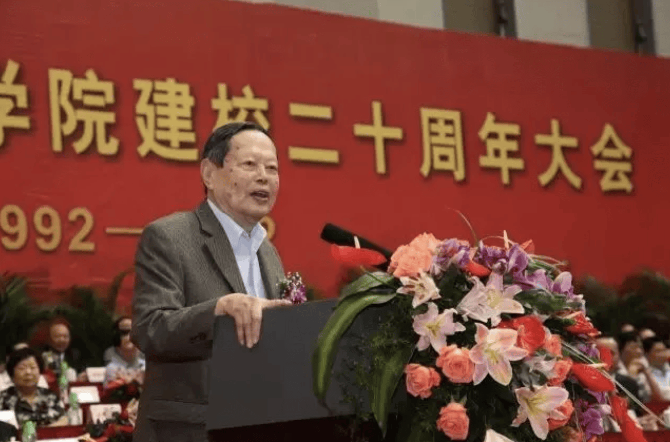 杨振宁为什么连续32年担任东莞理工学院名誉校长<strong></p>
<p>张店卓创资讯怎么样</strong>？