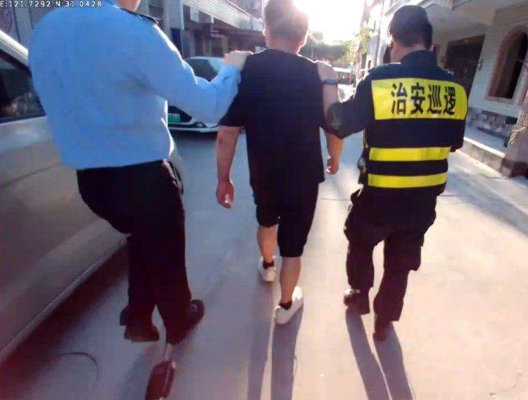 每月稳定收入8000多元却忍不住经常偷快递<strong></p>
<p>西安博通资讯股份</strong>，上海一男子被刑拘