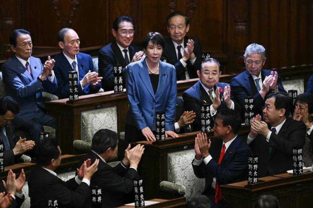 石破茂卸任当天<strong></p>
<p>西安博通资讯股份</strong>，离开官邸时笑得合不拢嘴；此前吐槽当首相太累，没多少让人开心的事情