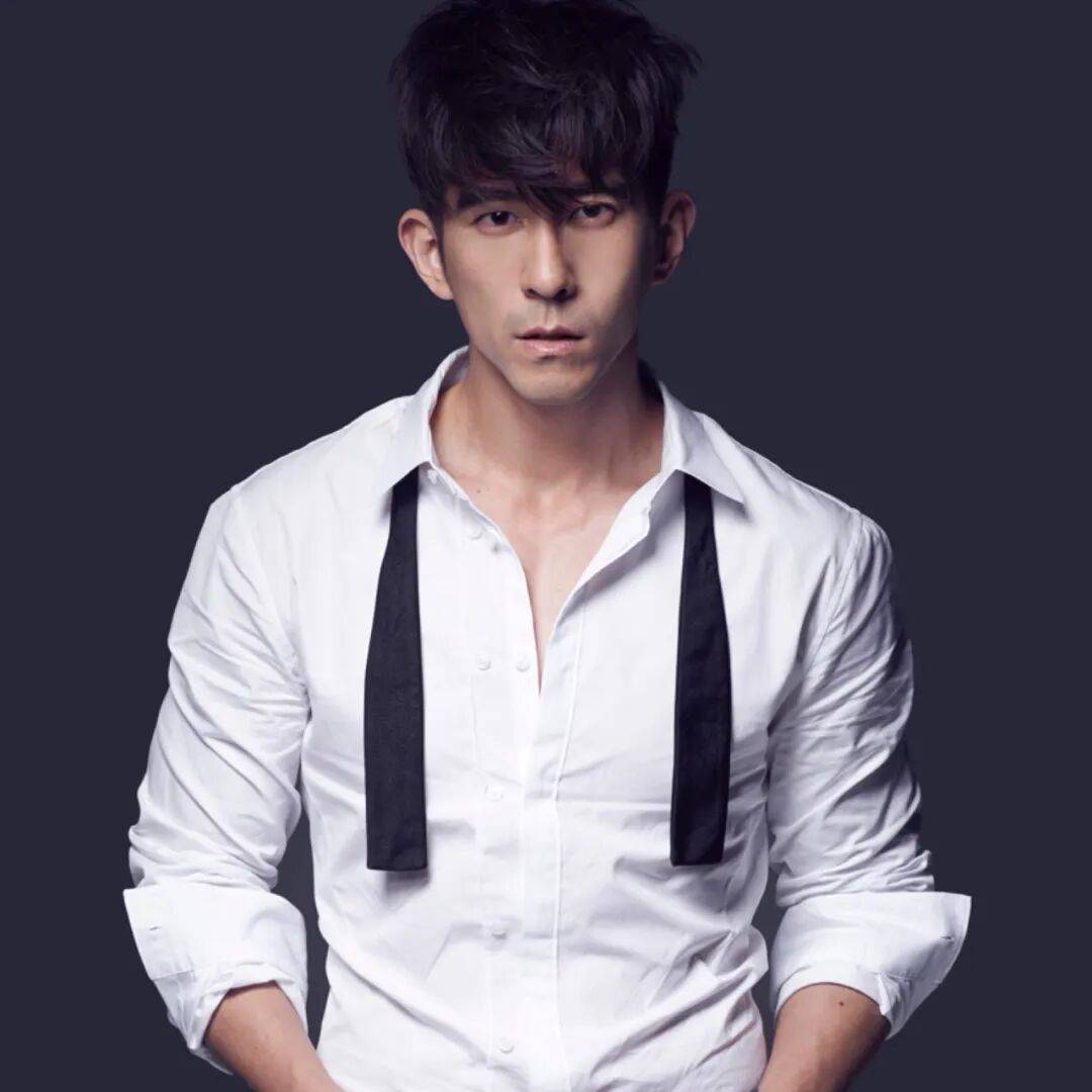 演员贾静雯回应修杰楷被拘提：震惊不已<strong></p>
<p>西安博通资讯股份</strong>，孩子目睹父亲被上铐受惊吓